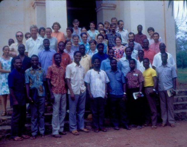 Groupe missionnaires et responsables ueeso à Daloa 1973